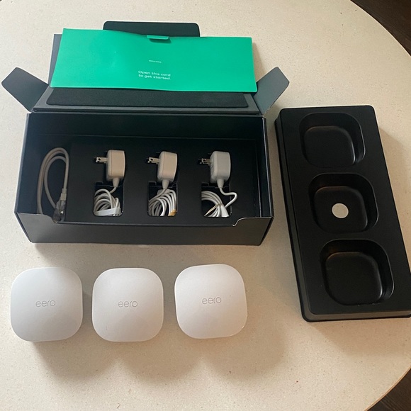 eero - AC Dual-Band Mesh Wi-Fi System (3-pack) - NEVER USED - Picture 5 of 9